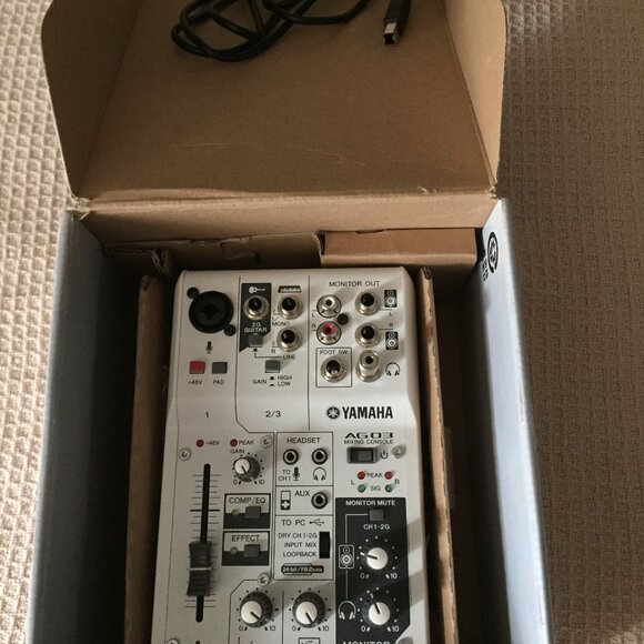 Yamaha AG03 Mixing Console - Picture 6 of 7